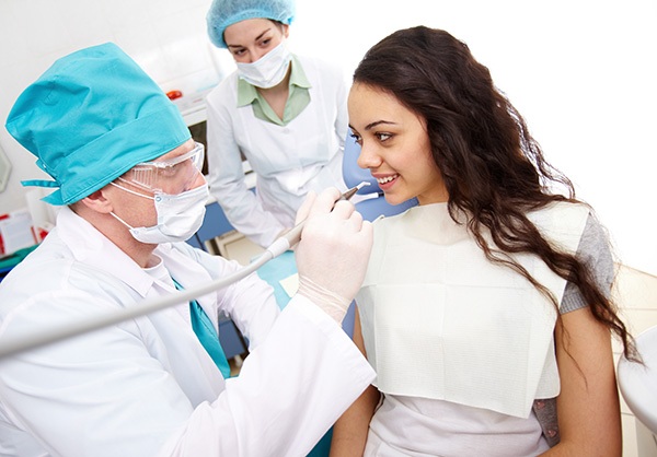 Choosing the Right Cosmetic Dentist: What to Know